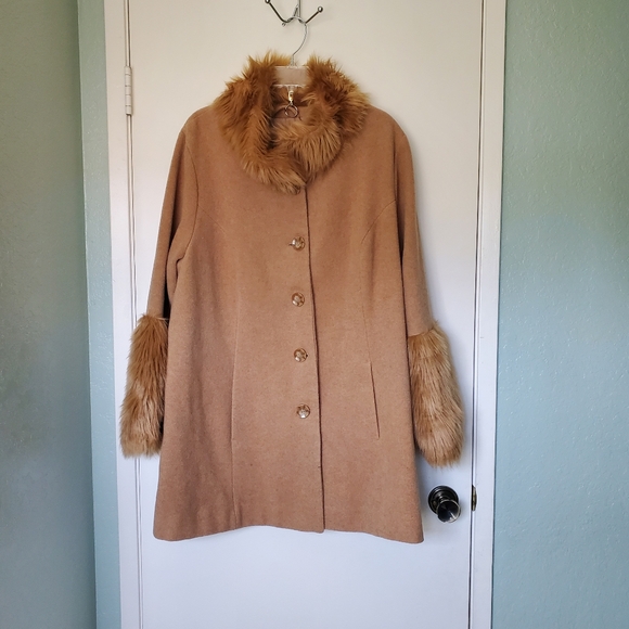 Roaman's Jackets & Blazers - Roaman's Women's Wool Blend  Camel Coat Mob WifeFaux Fur Collar and Cuffs 18W